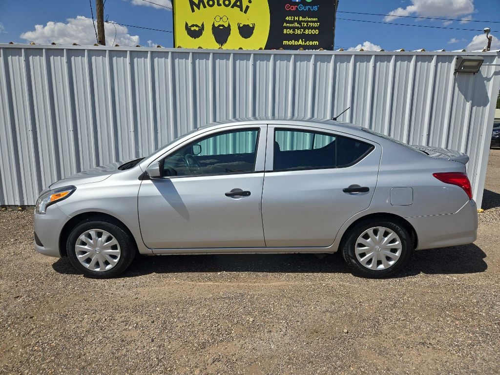2019 Nissan Versa S FWD