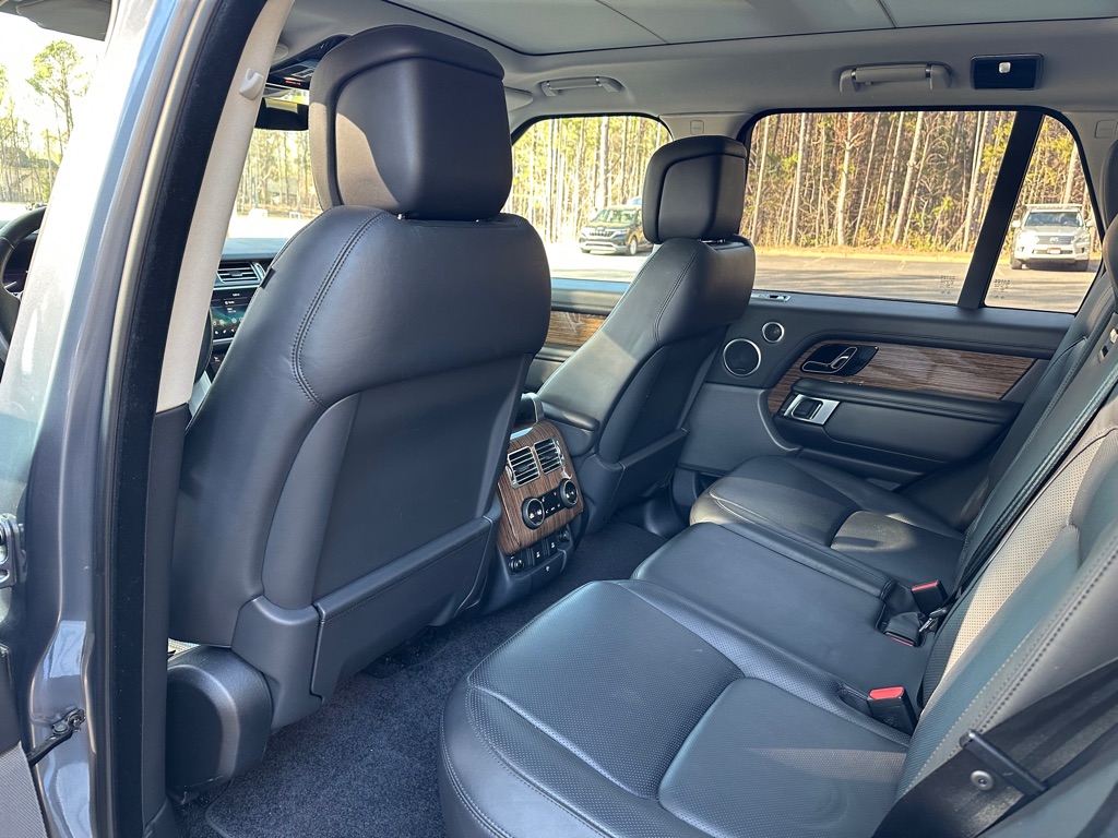 Photo 17 of this LAND ROVER RANGE ROVER