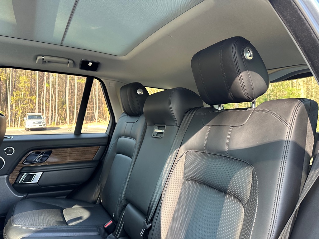Photo 18 of this LAND ROVER RANGE ROVER