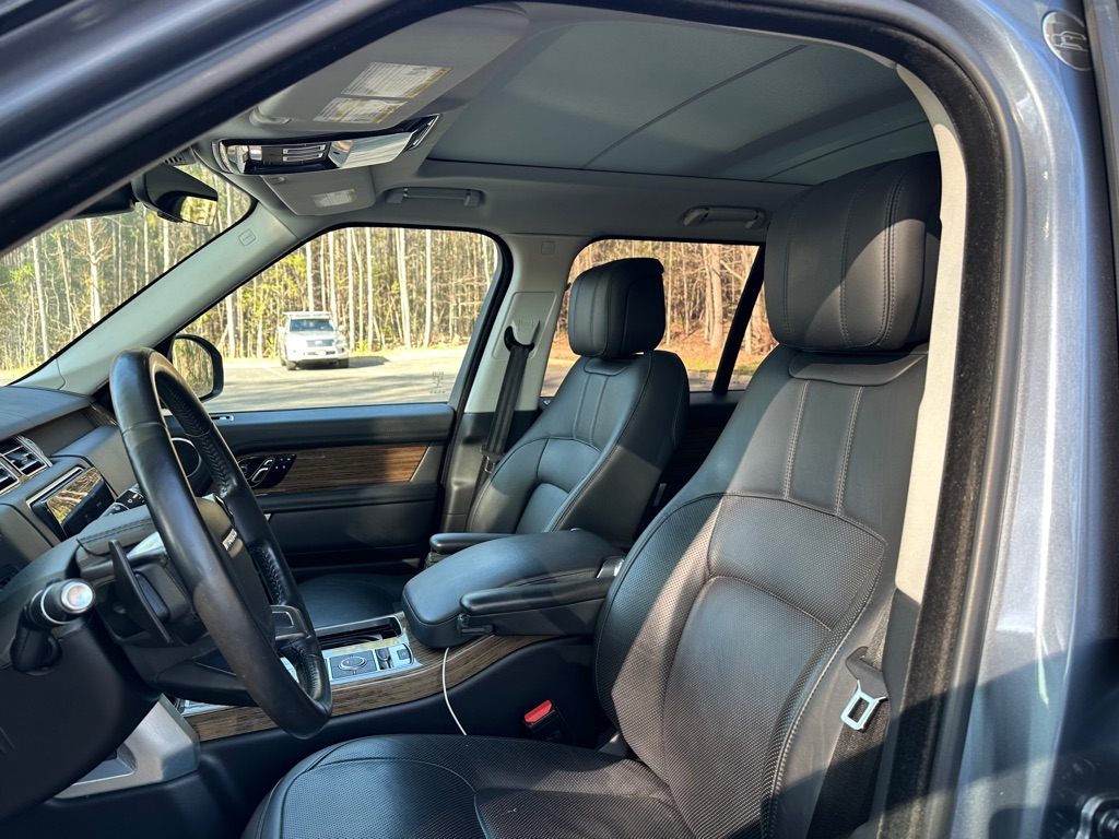 Photo 11 of this LAND ROVER RANGE ROVER