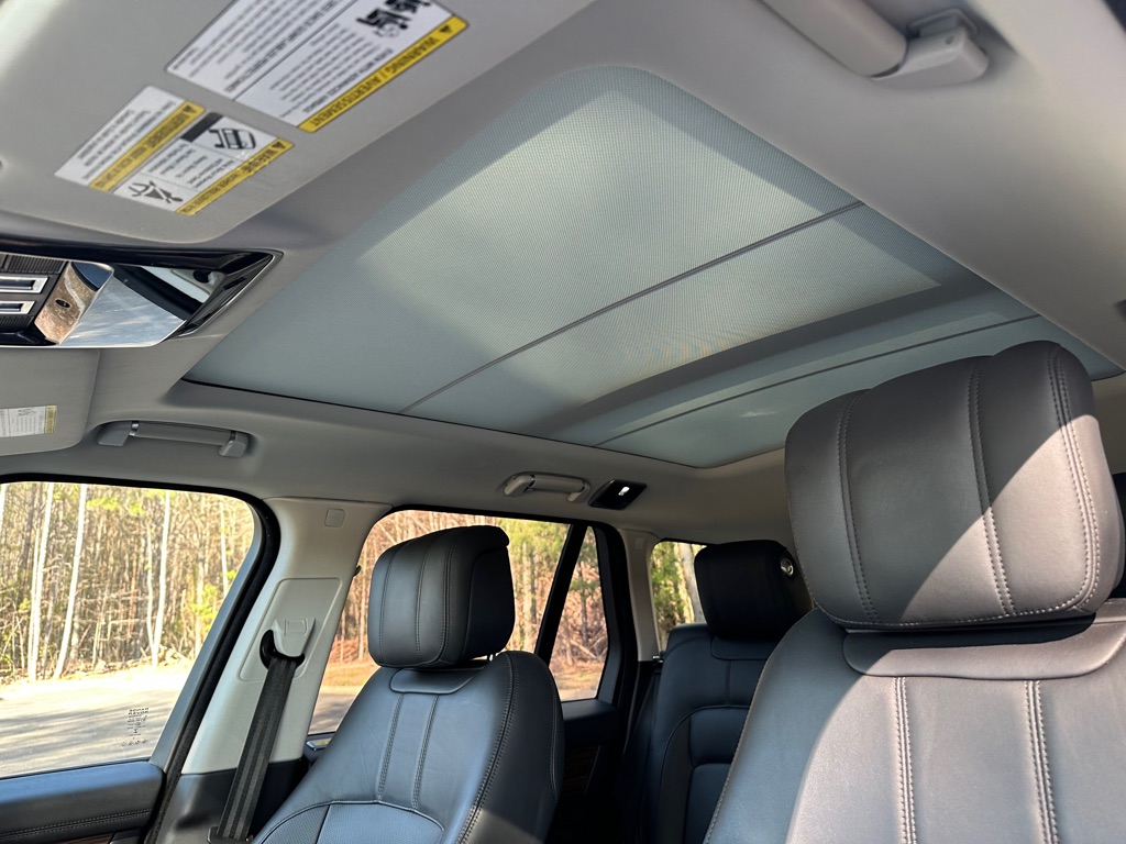 Photo 14 of this LAND ROVER RANGE ROVER