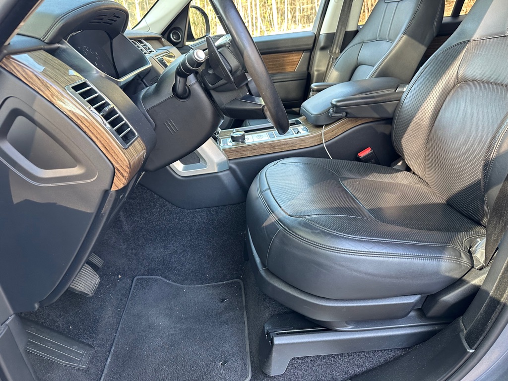 Photo 12 of this LAND ROVER RANGE ROVER