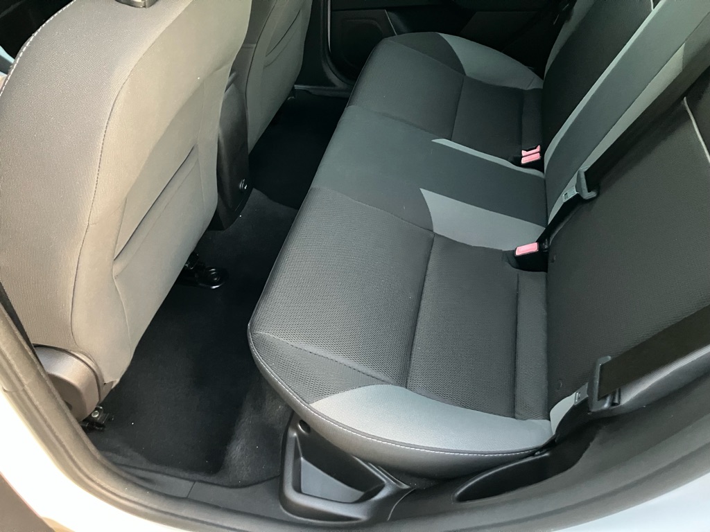 Photo 11 of this FORD FOCUS