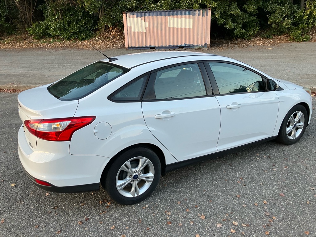 Photo 4 of this FORD FOCUS