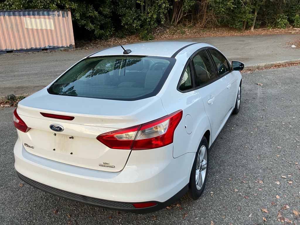Photo 6 of this FORD FOCUS