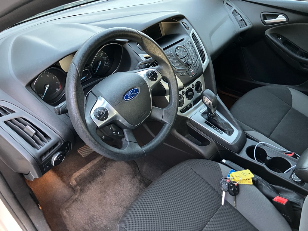 Photo 10 of this FORD FOCUS