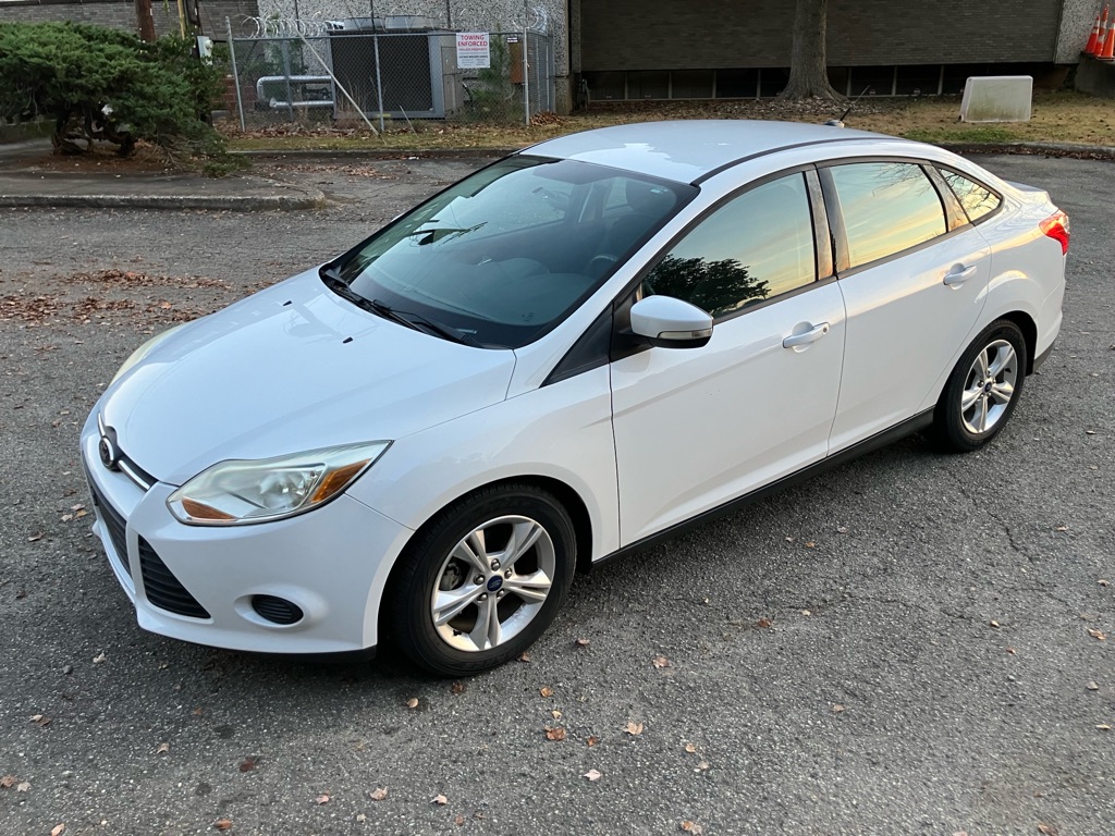 Photo 14 of this FORD FOCUS