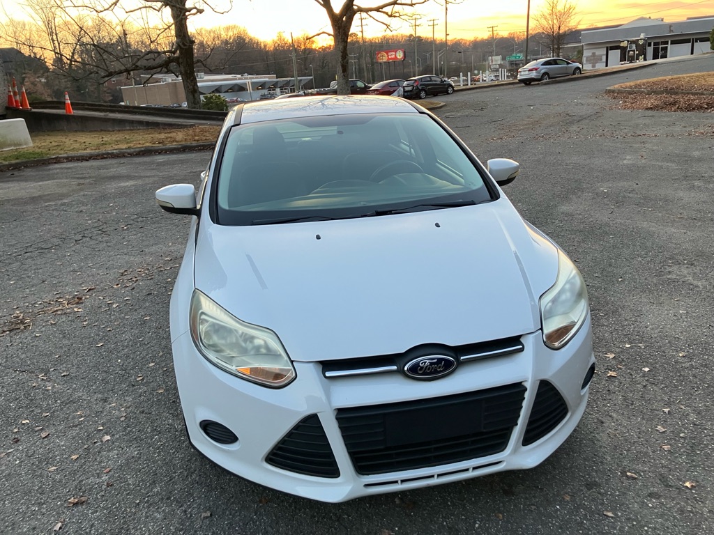 Photo 5 of this FORD FOCUS