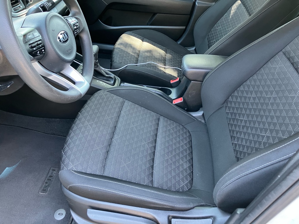 Photo 15 of this KIA RIO