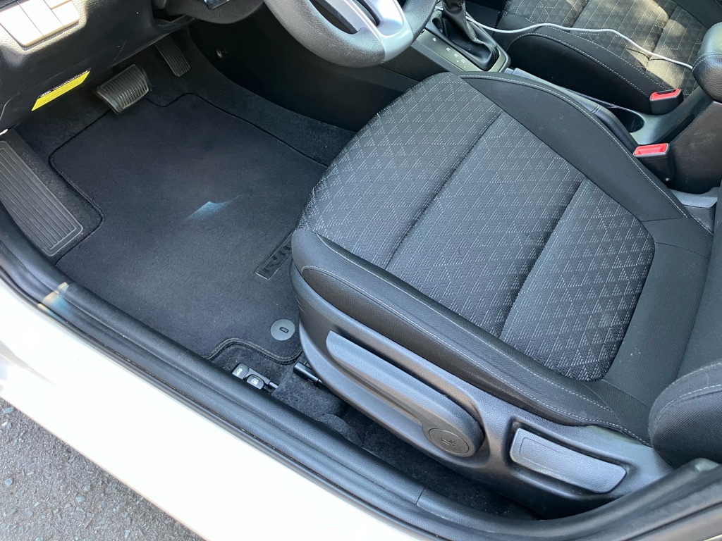 Photo 17 of this KIA RIO