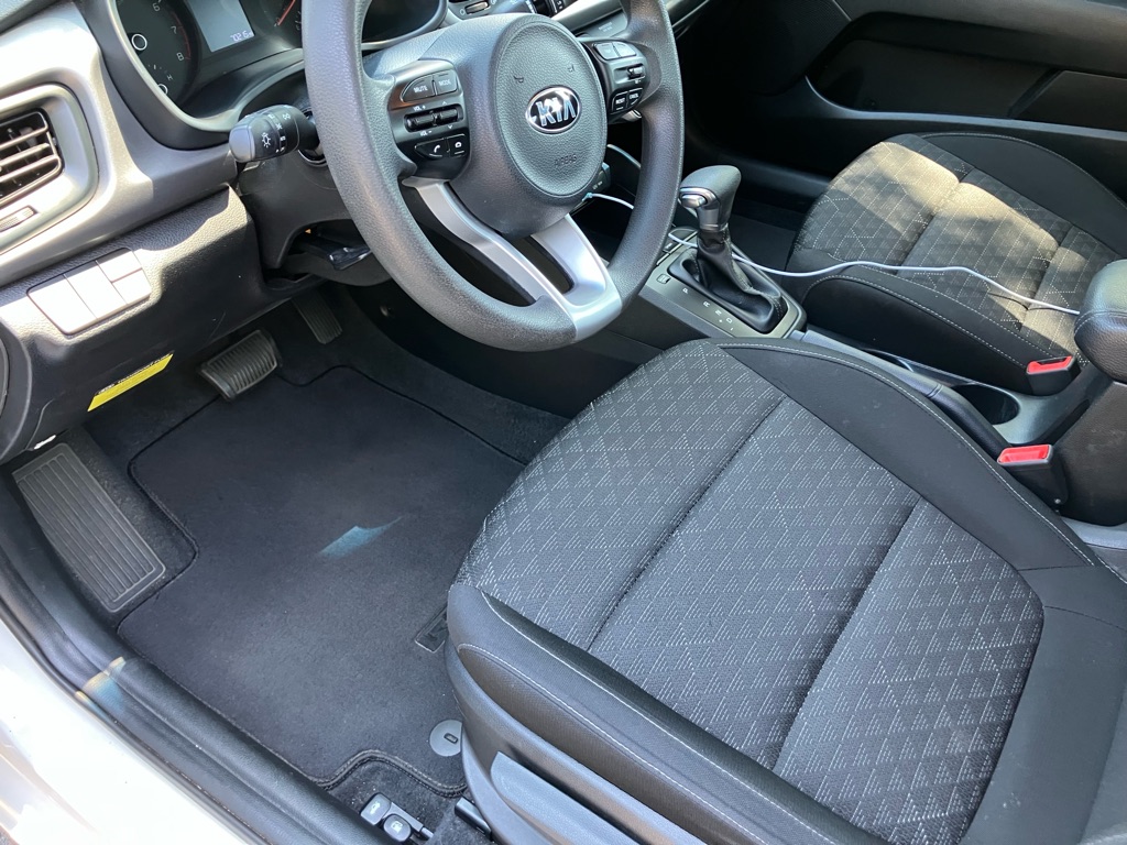 Photo 14 of this KIA RIO