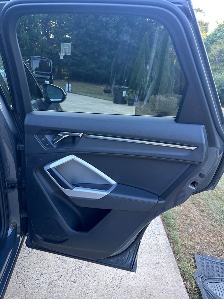 Photo 18 of this AUDI Q3