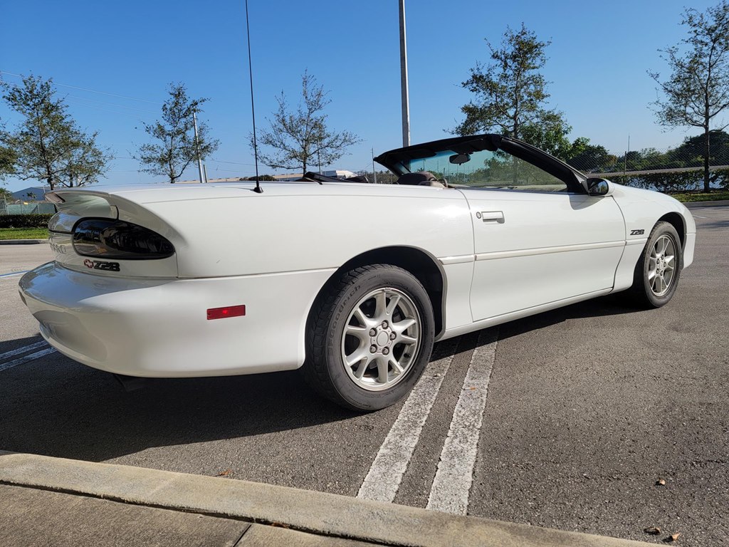 Photo 3 of this CHEVROLET CAMARO