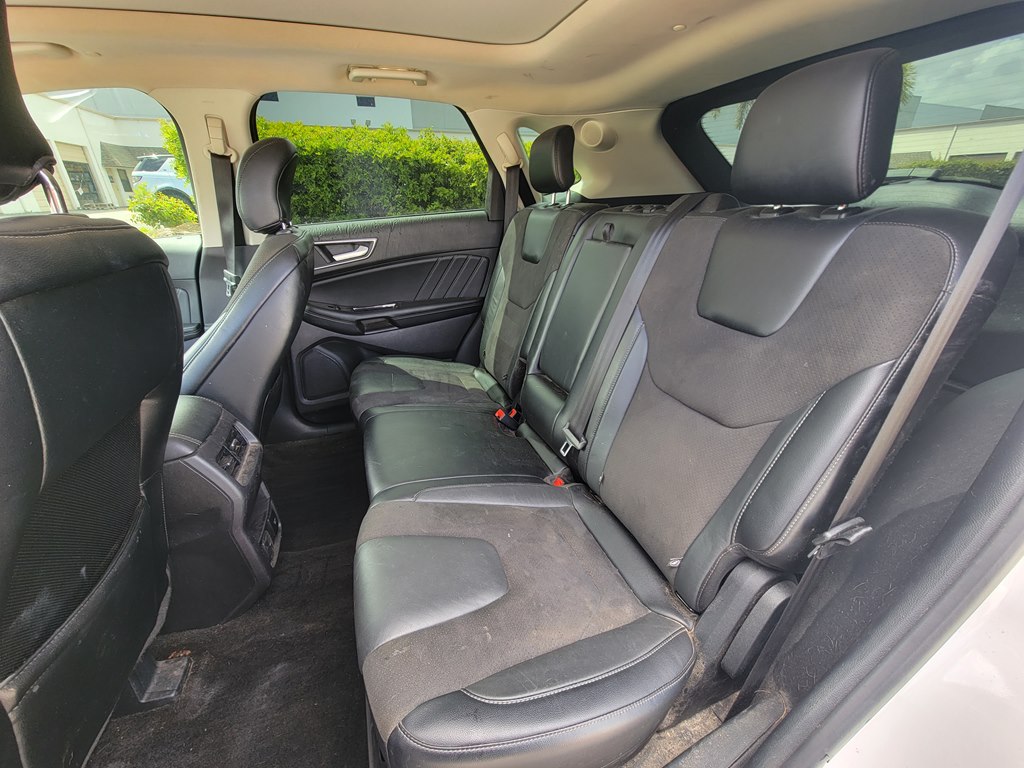 Photo 11 of this FORD EDGE