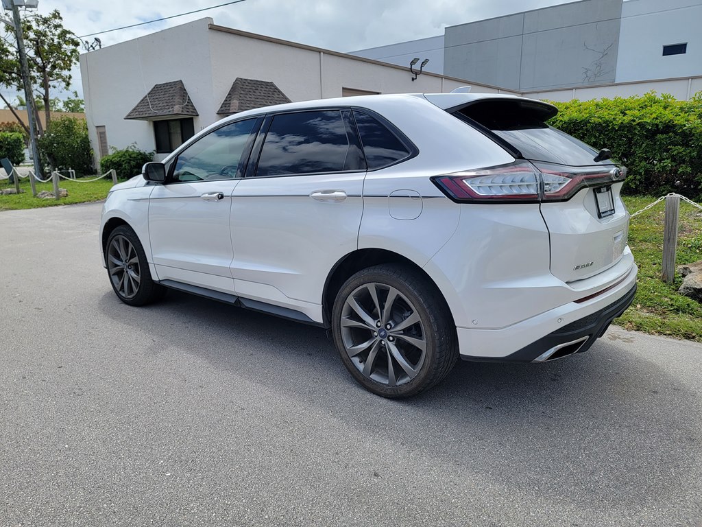 Photo 8 of this FORD EDGE