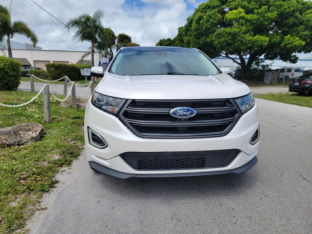 Photo 3 of this FORD EDGE