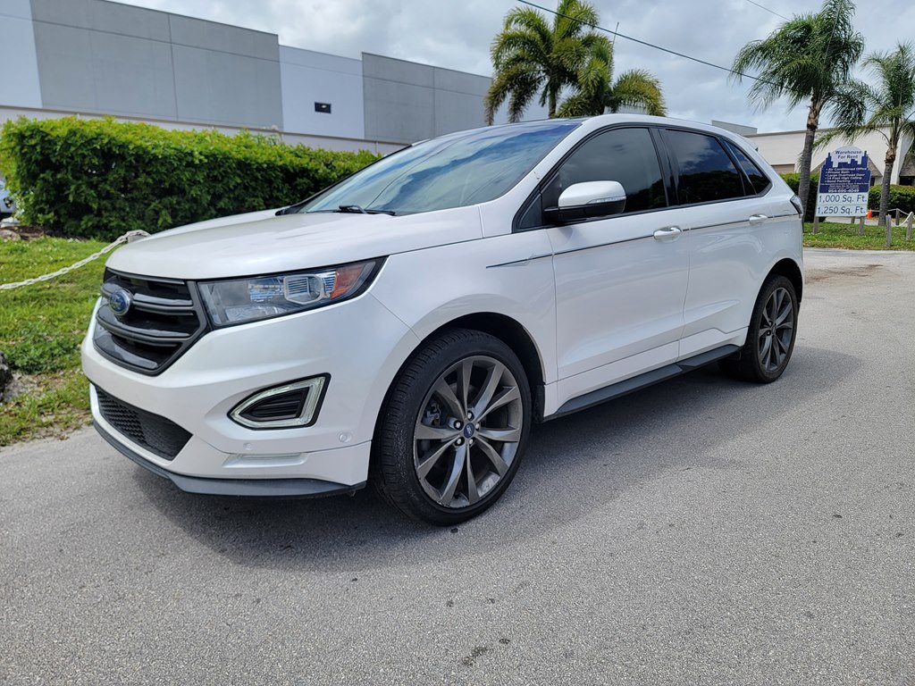 Photo 4 of this FORD EDGE