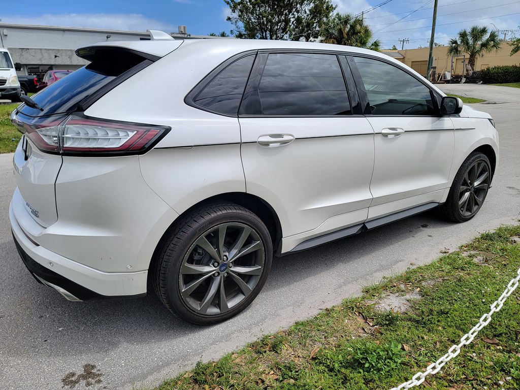 Photo 7 of this FORD EDGE