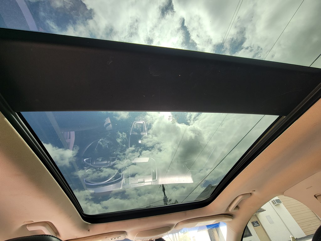 Photo 17 of this FORD EDGE