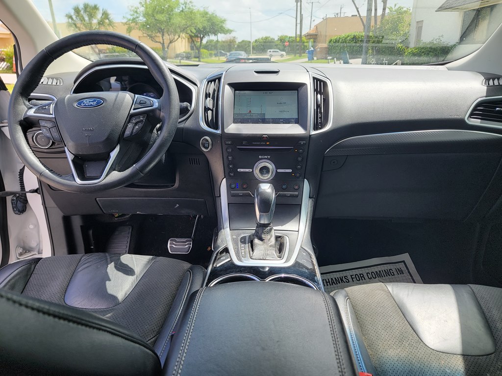 Photo 10 of this FORD EDGE