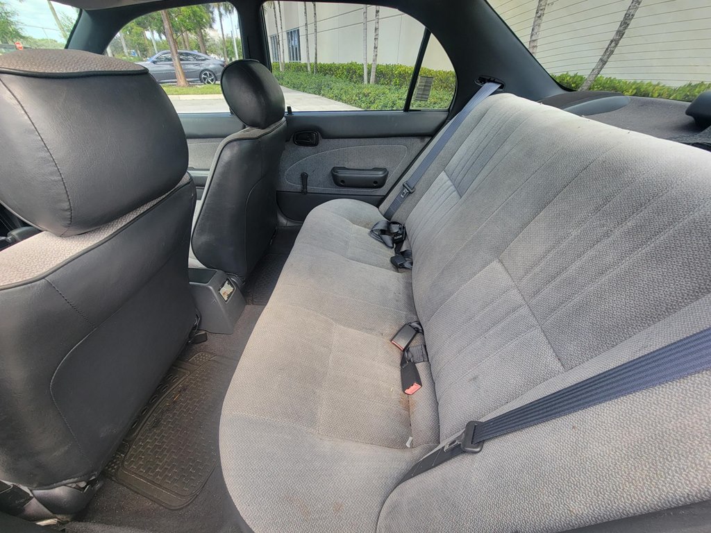 Photo 10 of this TOYOTA COROLLA