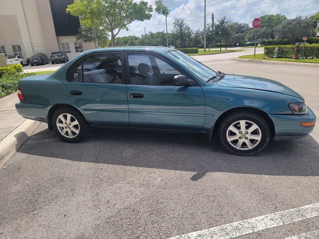 Photo 8 of this TOYOTA COROLLA