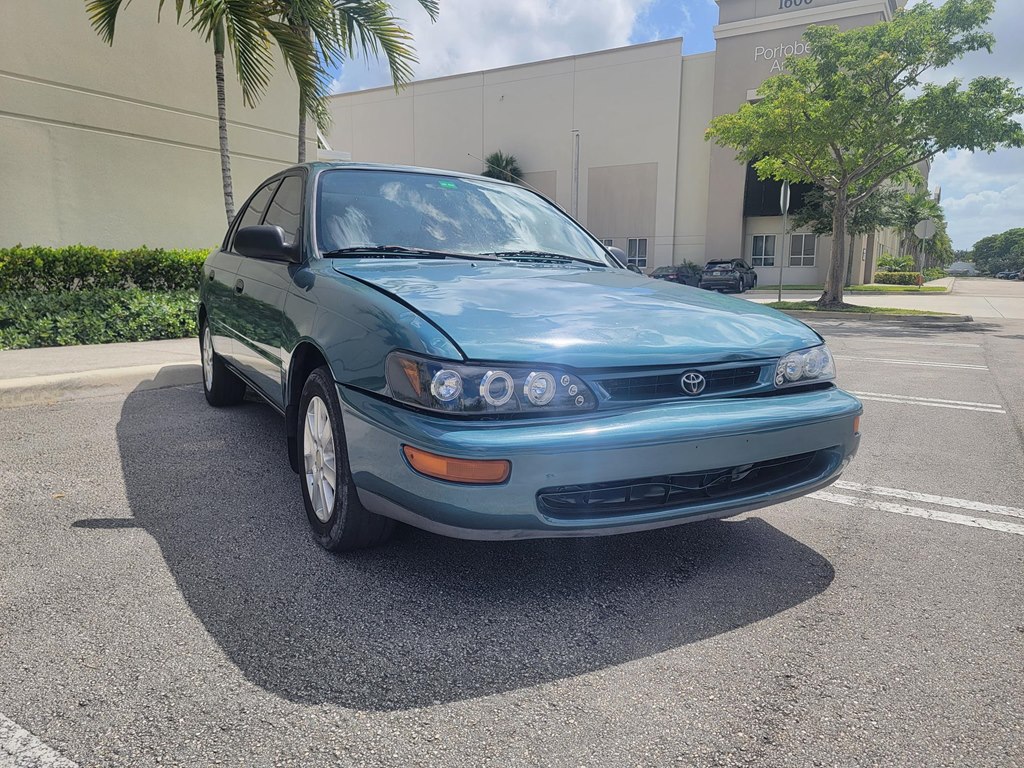 Photo 2 of this TOYOTA COROLLA