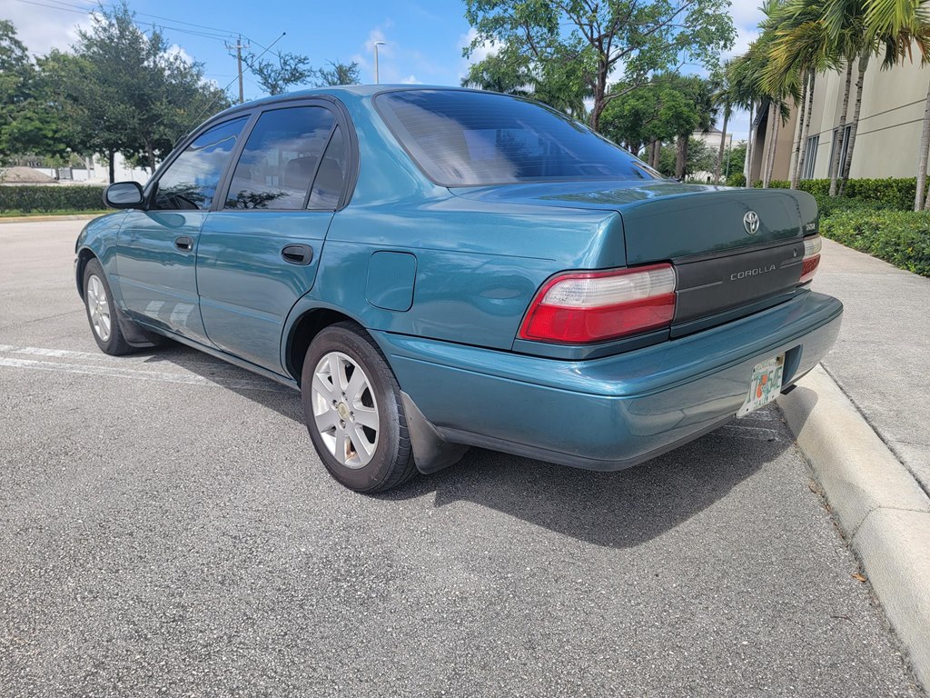 Photo 4 of this TOYOTA COROLLA