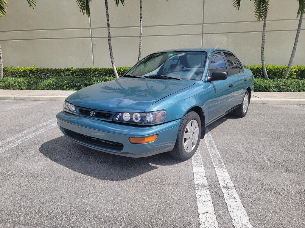 Photo 3 of this TOYOTA COROLLA
