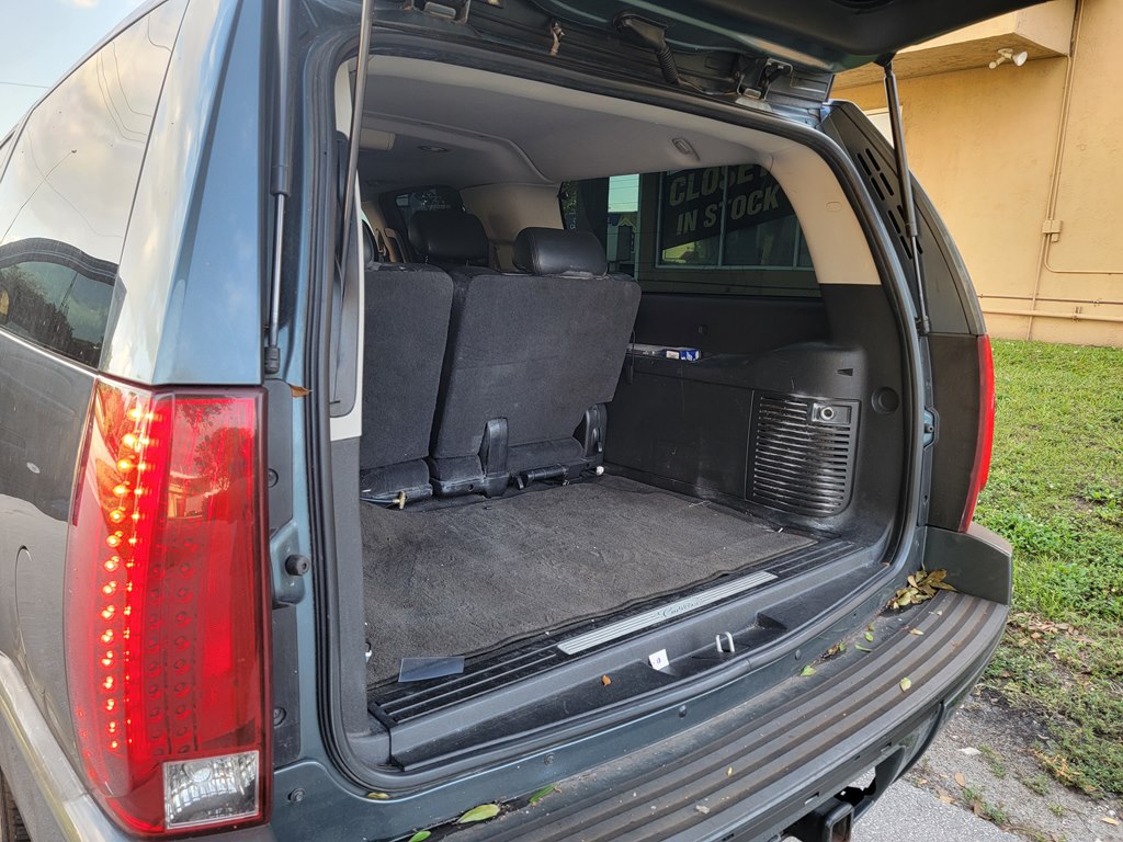Photo 16 of this CADILLAC ESCALADE