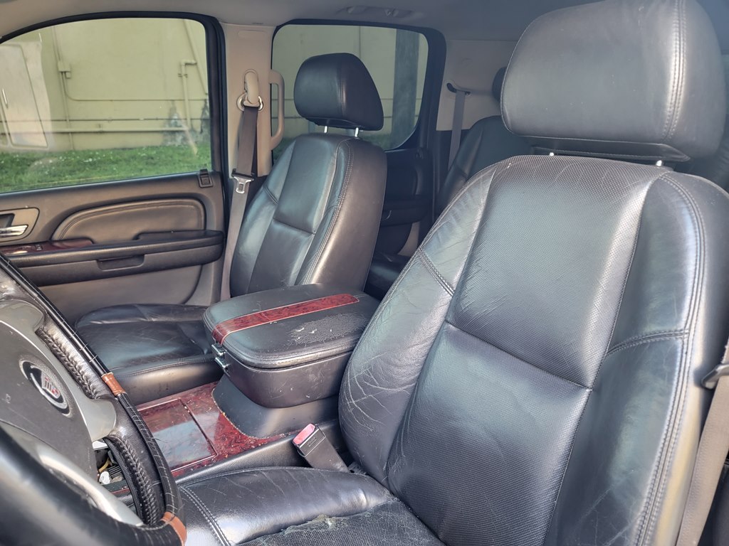 Photo 10 of this CADILLAC ESCALADE