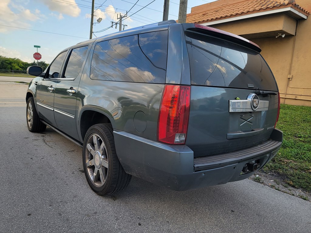 Photo 8 of this CADILLAC ESCALADE