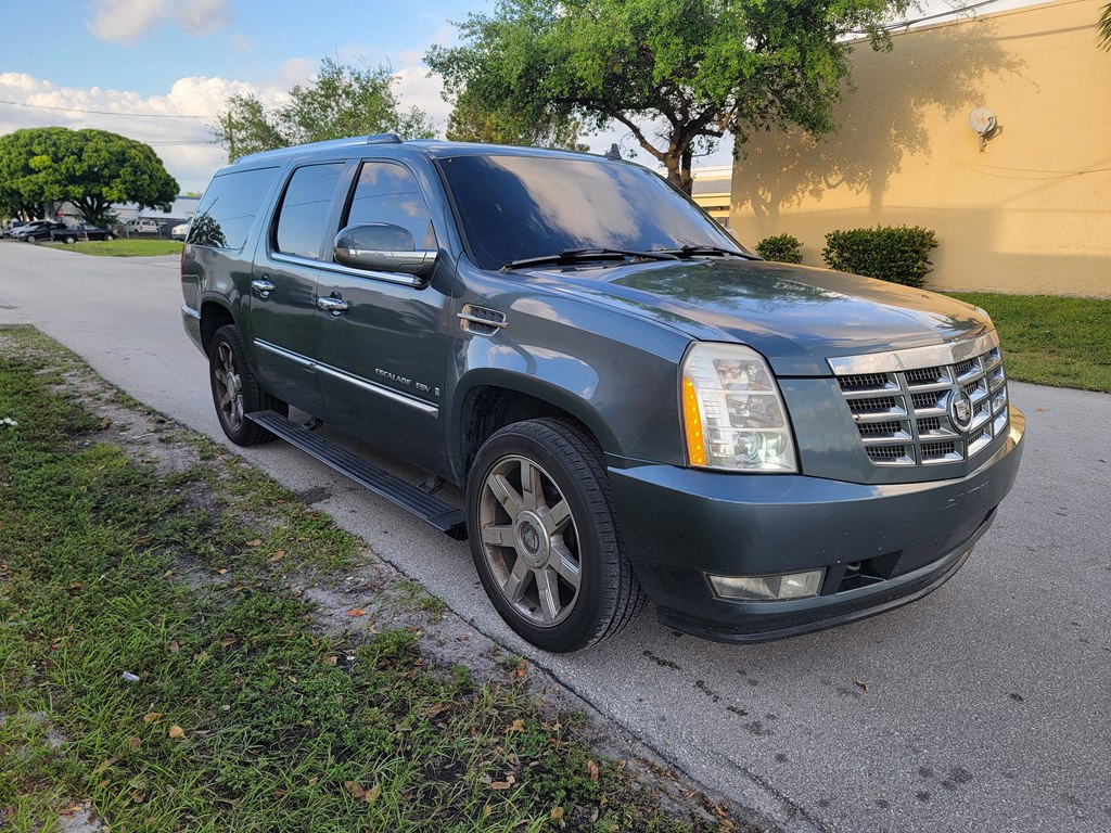 Photo 2 of this CADILLAC ESCALADE