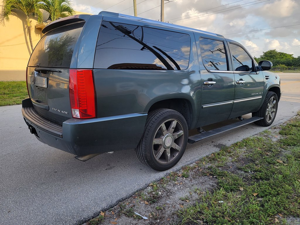 Photo 6 of this CADILLAC ESCALADE