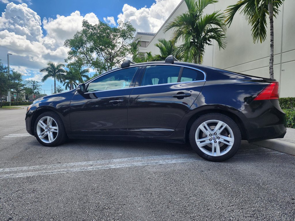 Photo 6 of this VOLVO S60