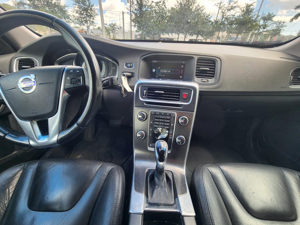 Photo 10 of this VOLVO S60