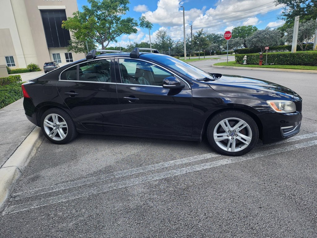 Photo 4 of this VOLVO S60