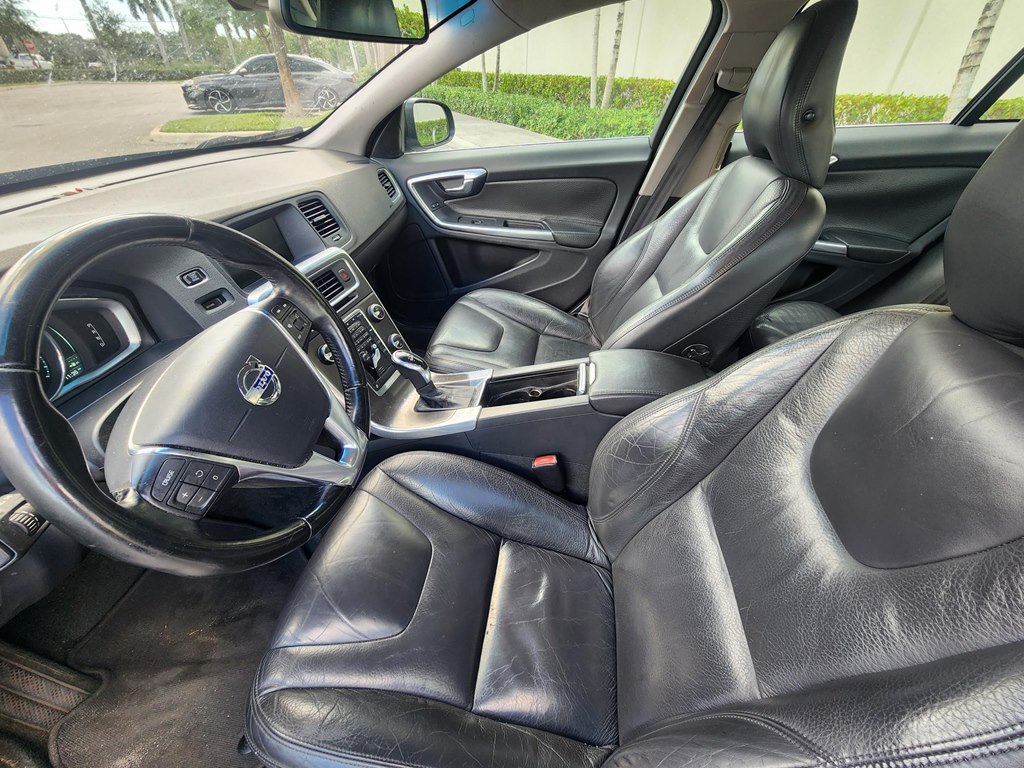 Photo 9 of this VOLVO S60