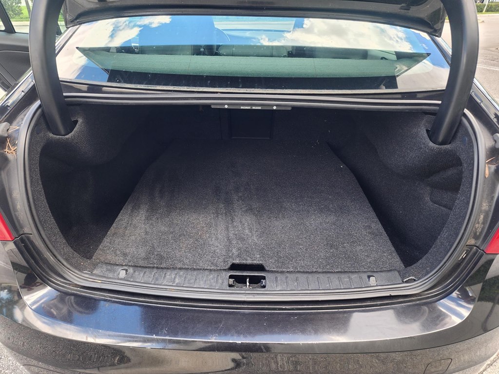 Photo 18 of this VOLVO S60