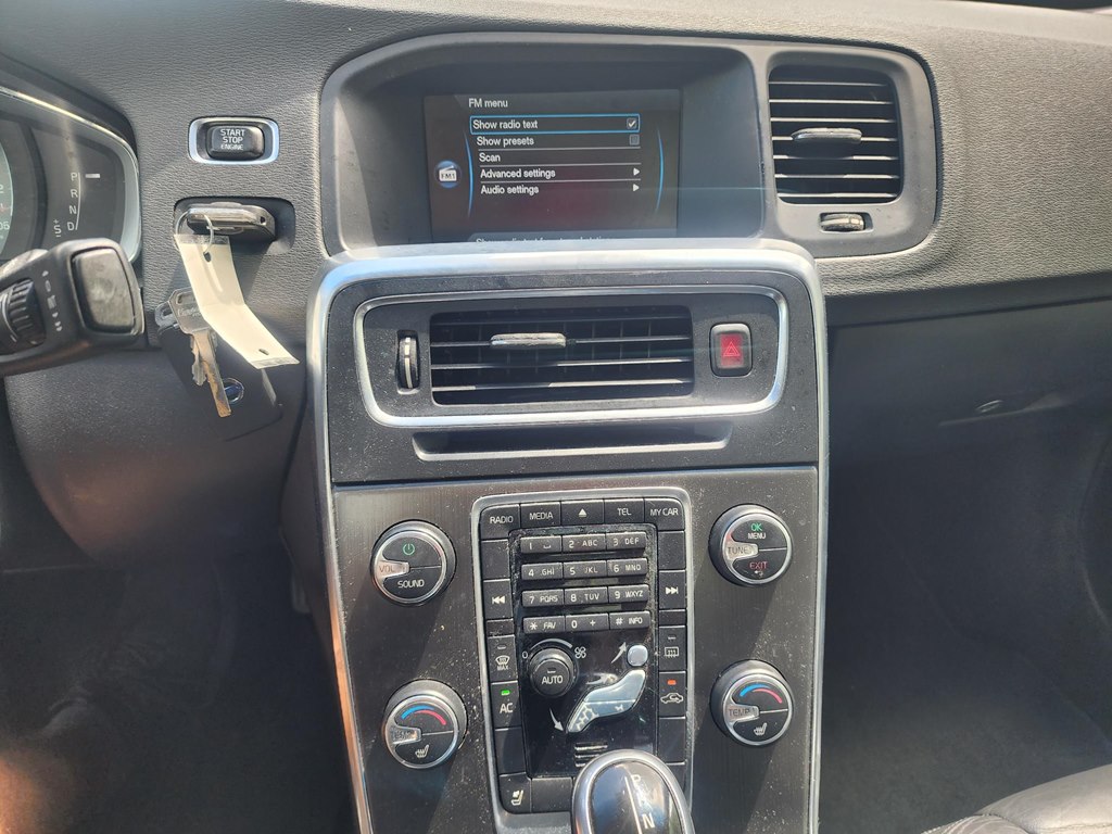 Photo 16 of this VOLVO S60