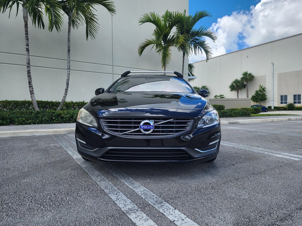 Photo 2 of this VOLVO S60