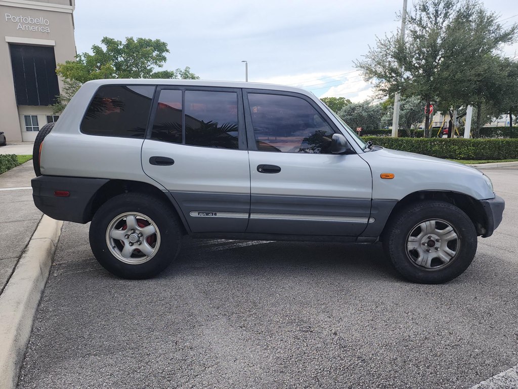 TOYOTA RAV4 1997 TOYOTA RAV4 JT3HP10V4V7041556