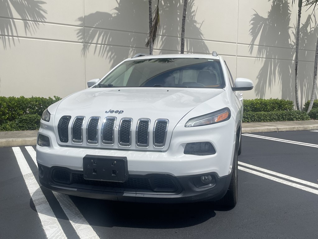 Photo 2 of this JEEP CHEROKEE