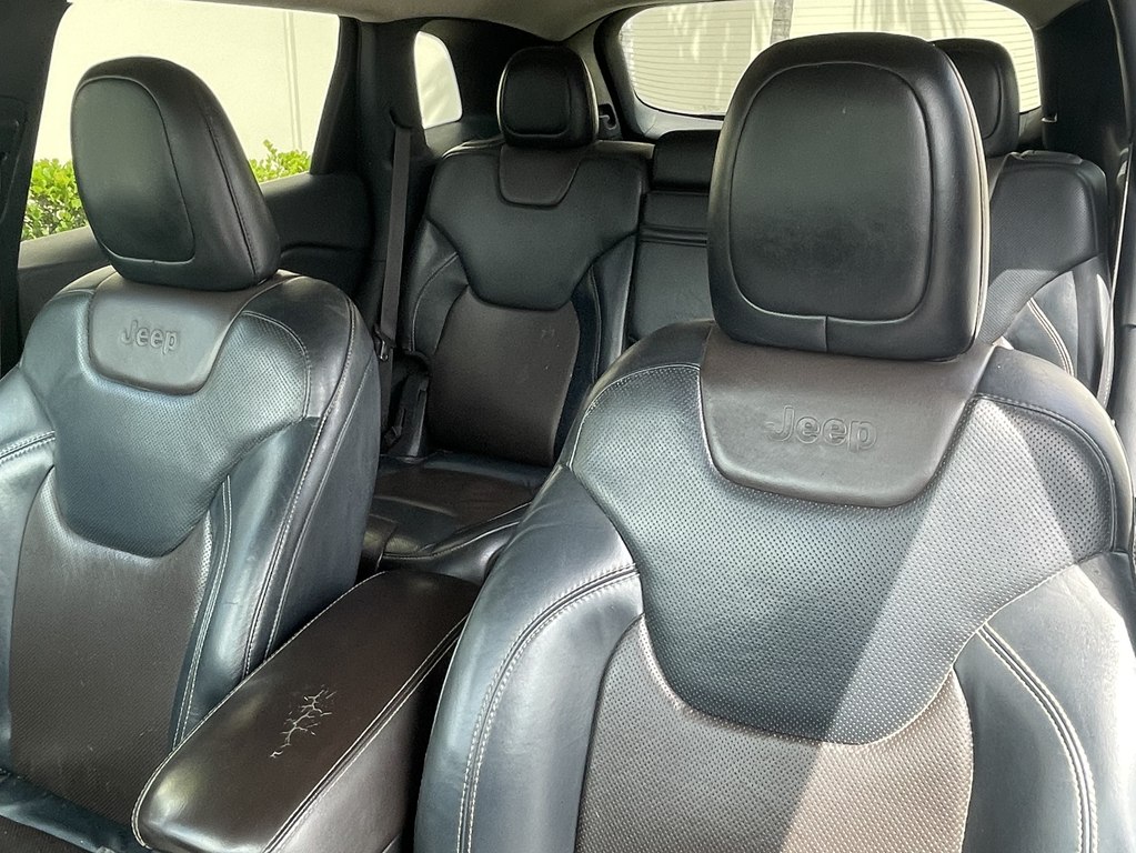 Photo 7 of this JEEP CHEROKEE