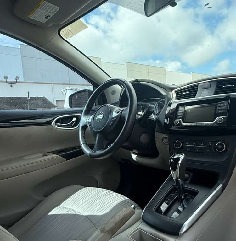 Photo 7 of this NISSAN SENTRA