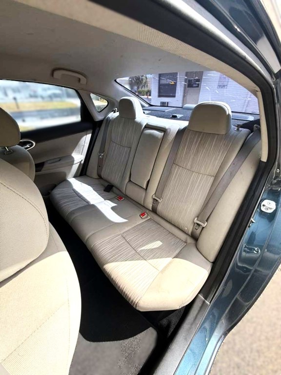 Photo 11 of this NISSAN SENTRA