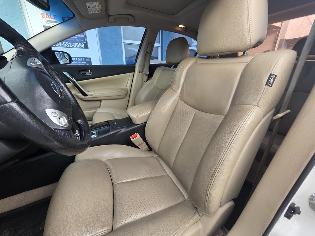Photo 5 of this NISSAN MAXIMA
