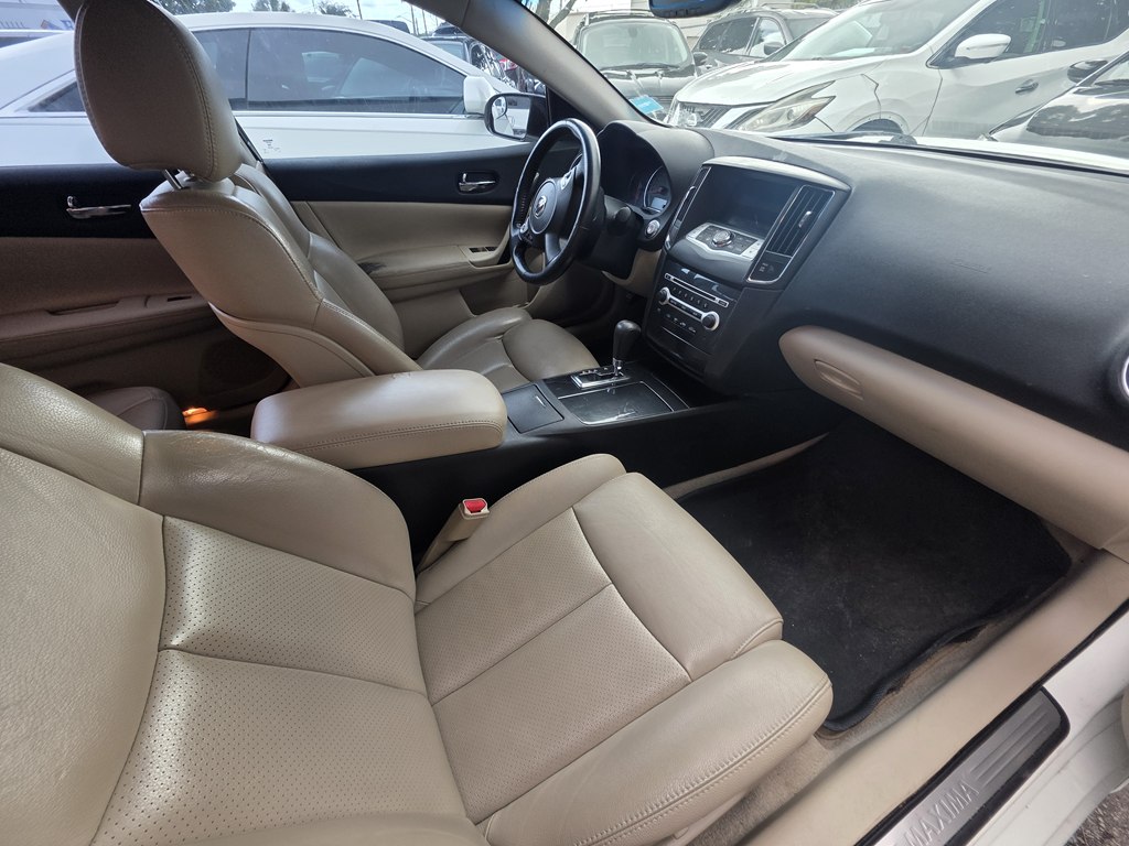 Photo 11 of this NISSAN MAXIMA