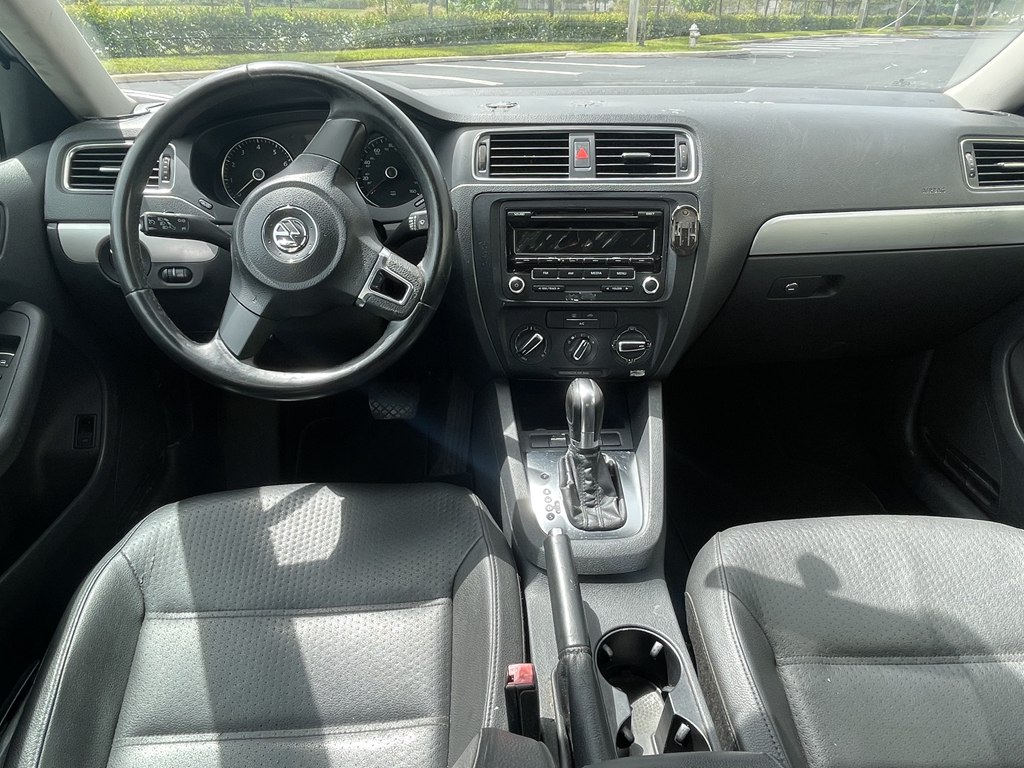Photo 6 of this VOLKSWAGEN JETTA