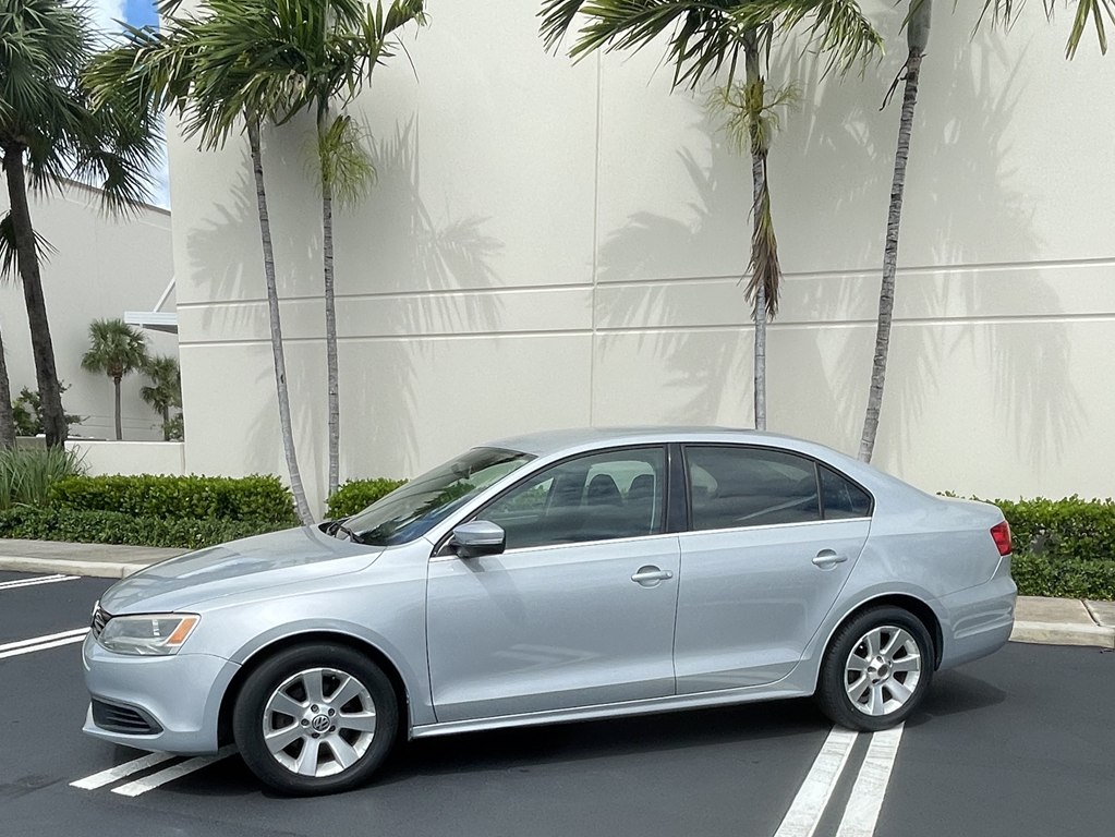 Photo 3 of this VOLKSWAGEN JETTA